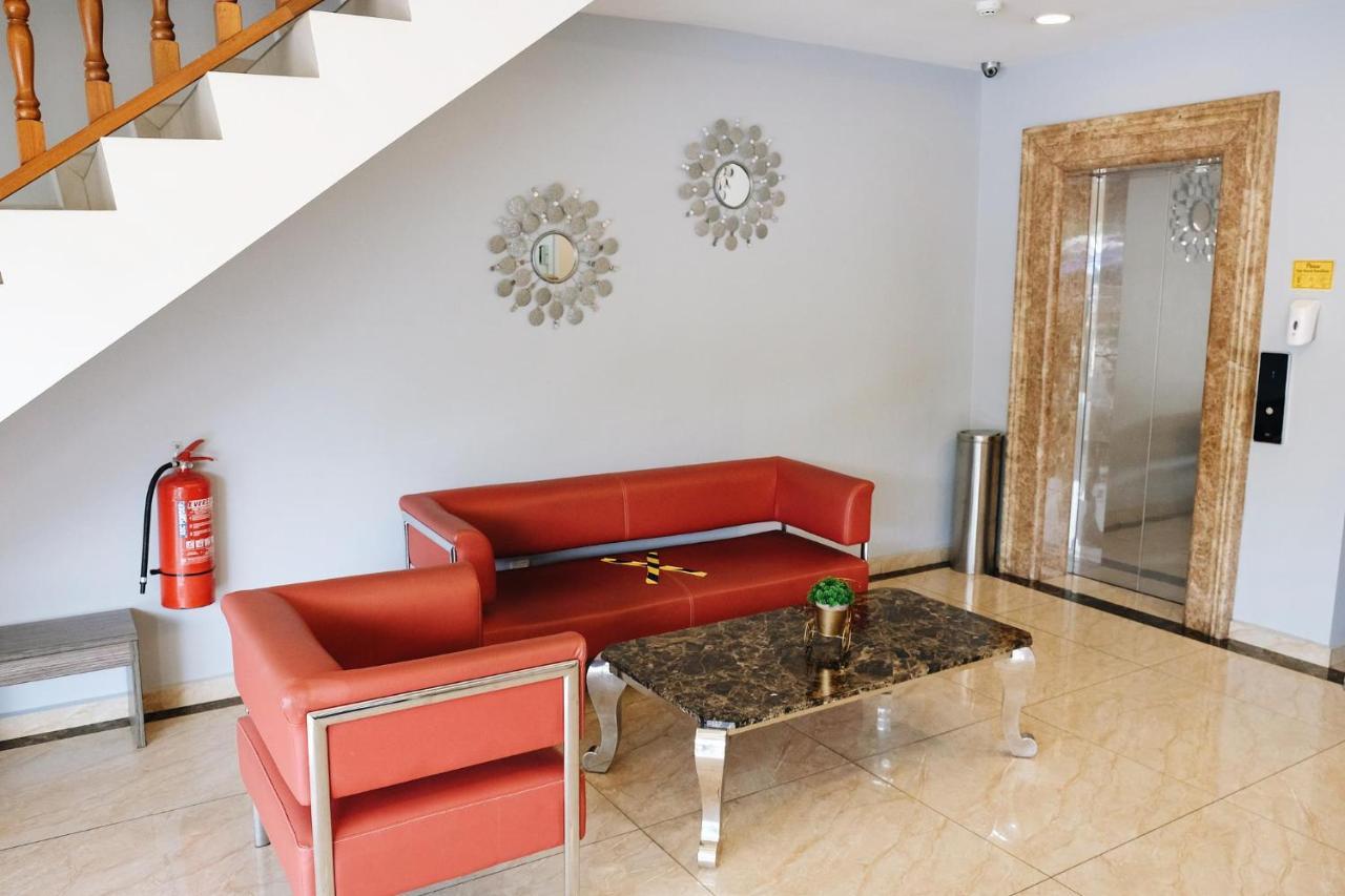 Era Plus Hotel Seri Kembangan Extérieur photo