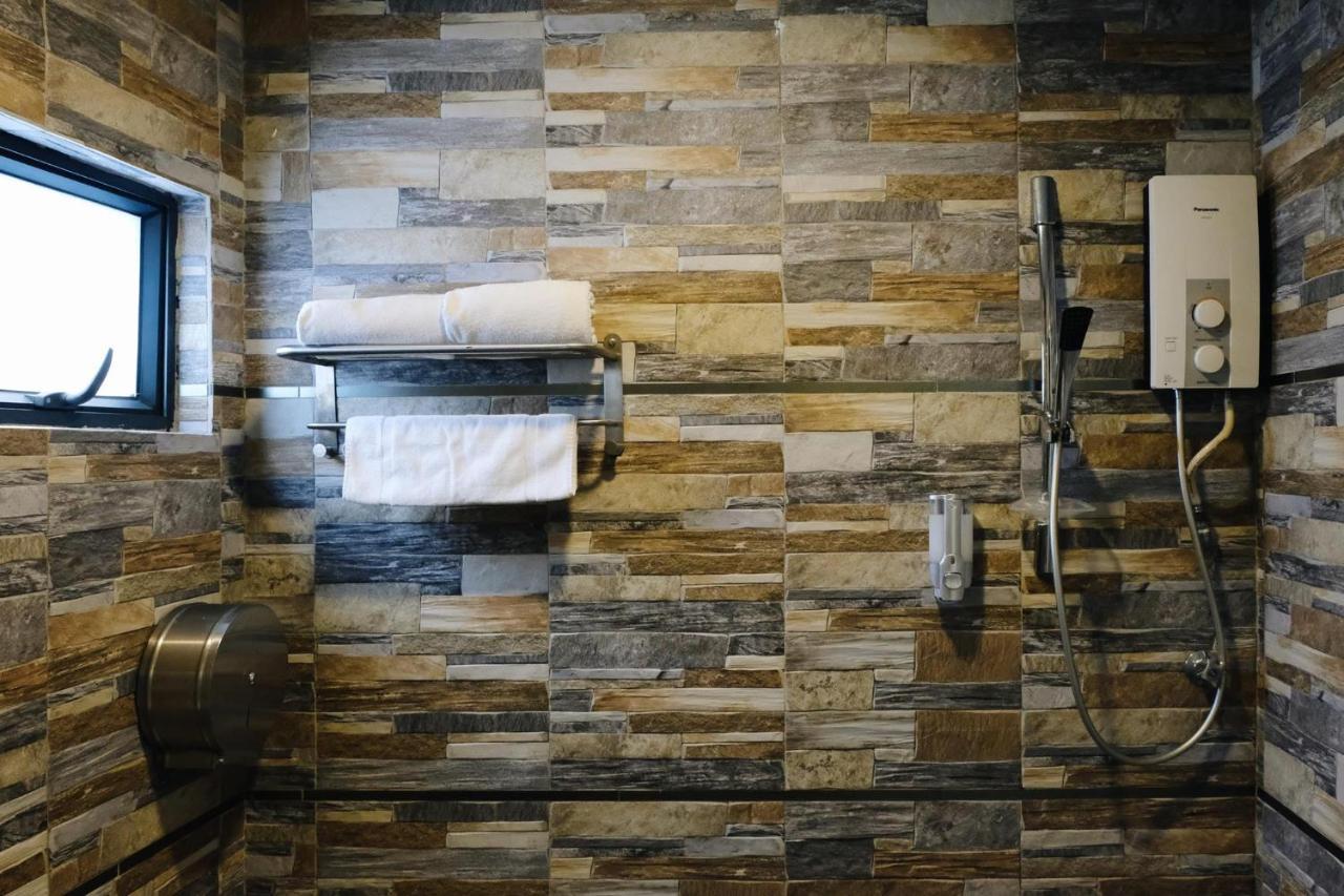 Era Plus Hotel Seri Kembangan Extérieur photo