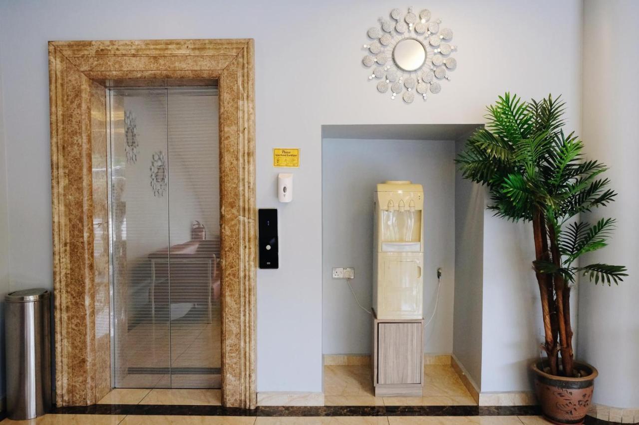 Era Plus Hotel Seri Kembangan Extérieur photo