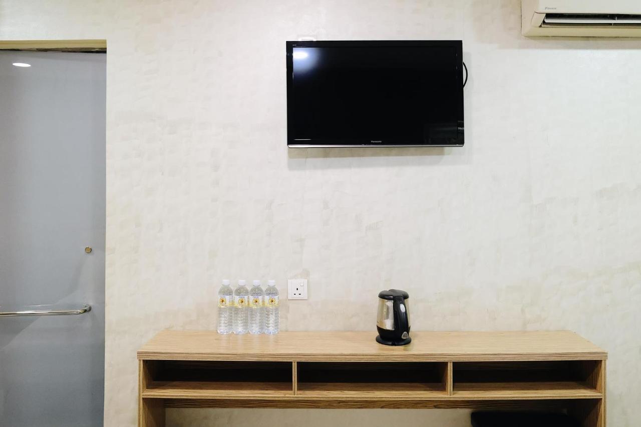 Era Plus Hotel Seri Kembangan Extérieur photo