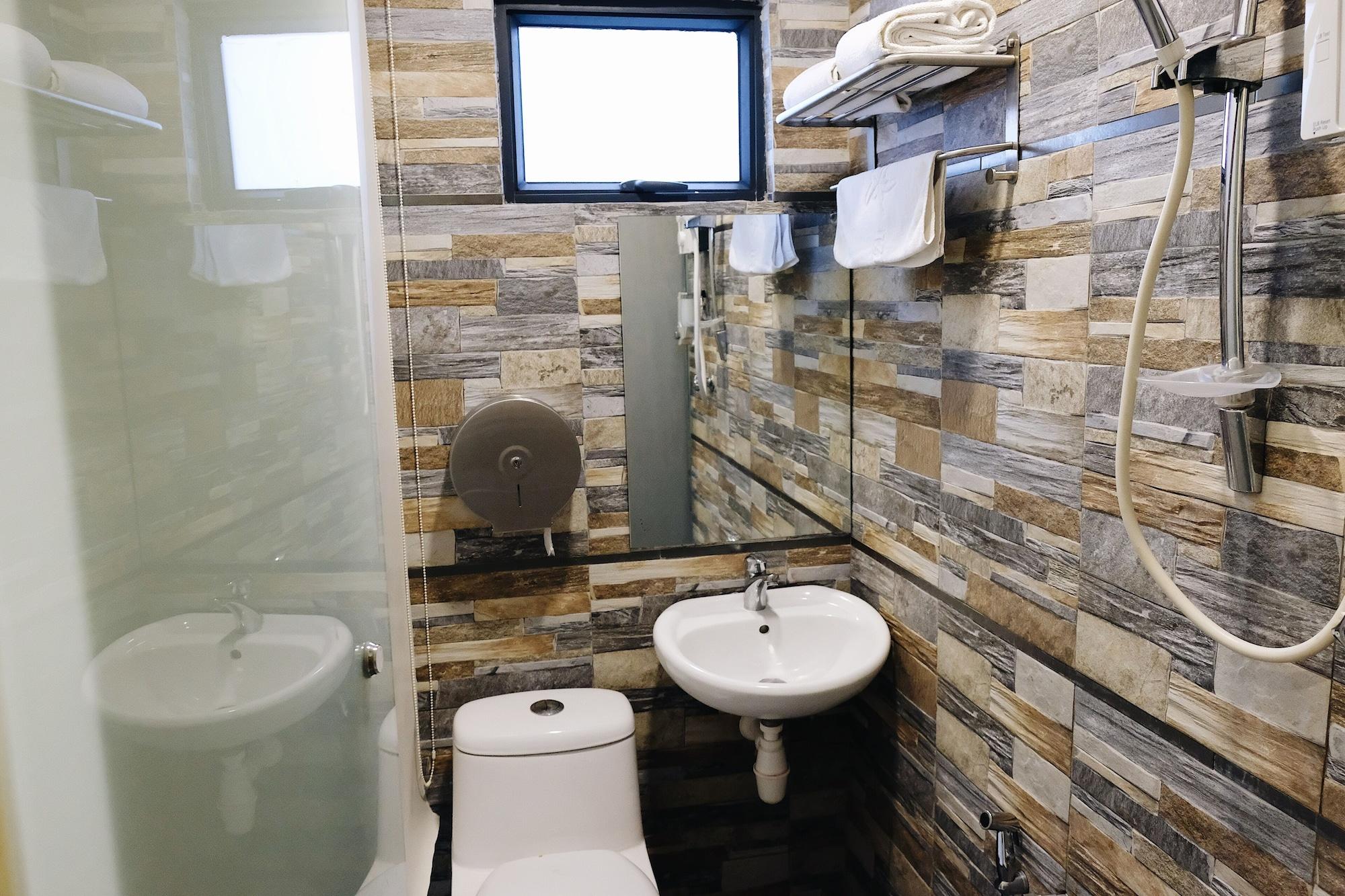 Era Plus Hotel Seri Kembangan Extérieur photo