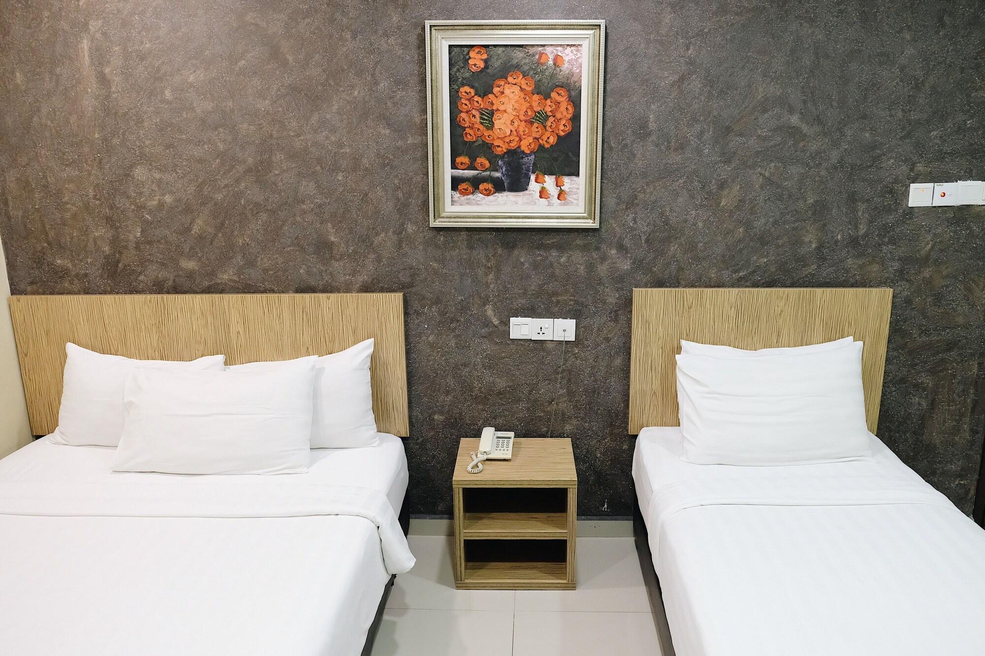 Era Plus Hotel Seri Kembangan Extérieur photo