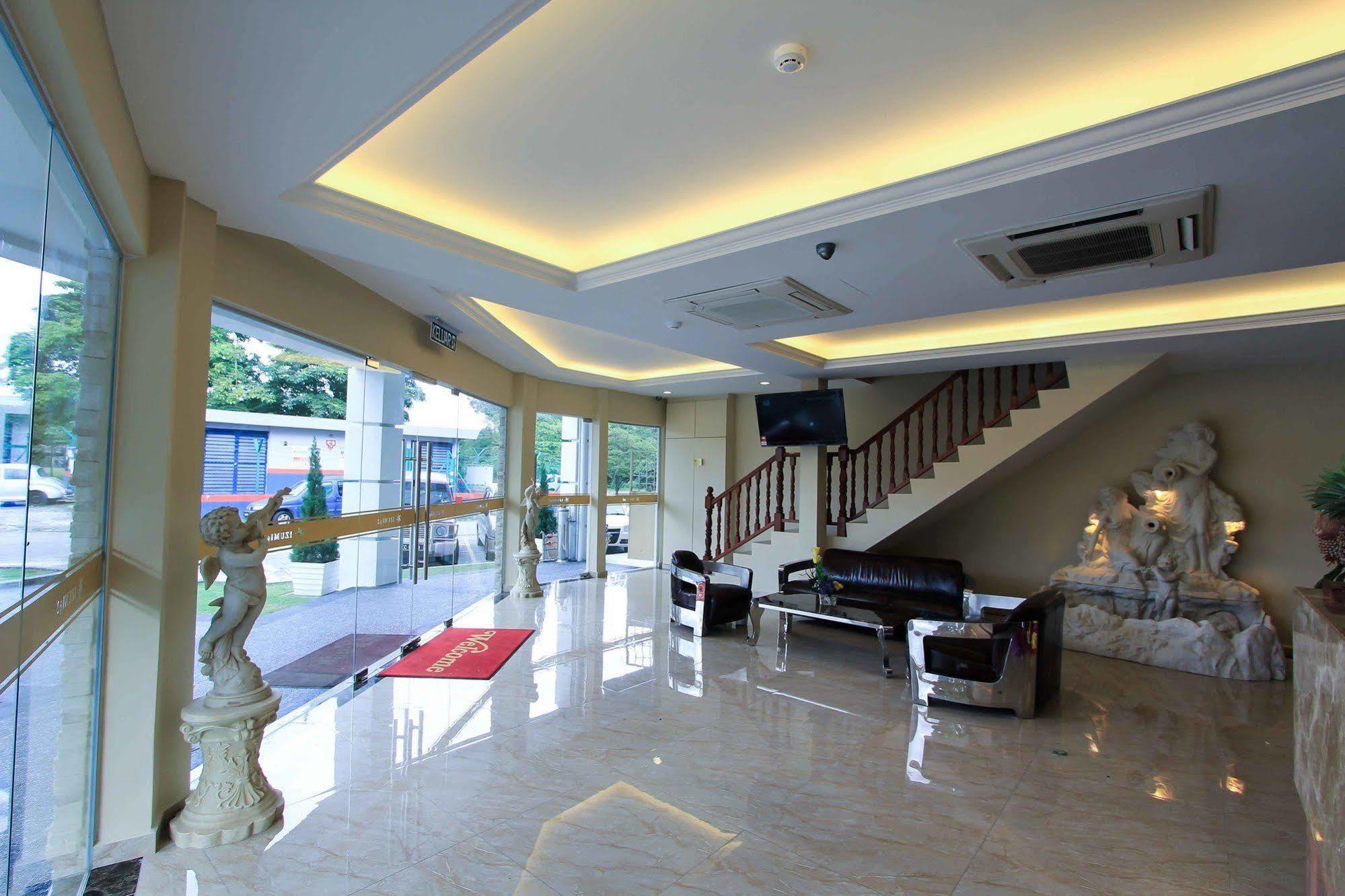 Era Plus Hotel Seri Kembangan Extérieur photo
